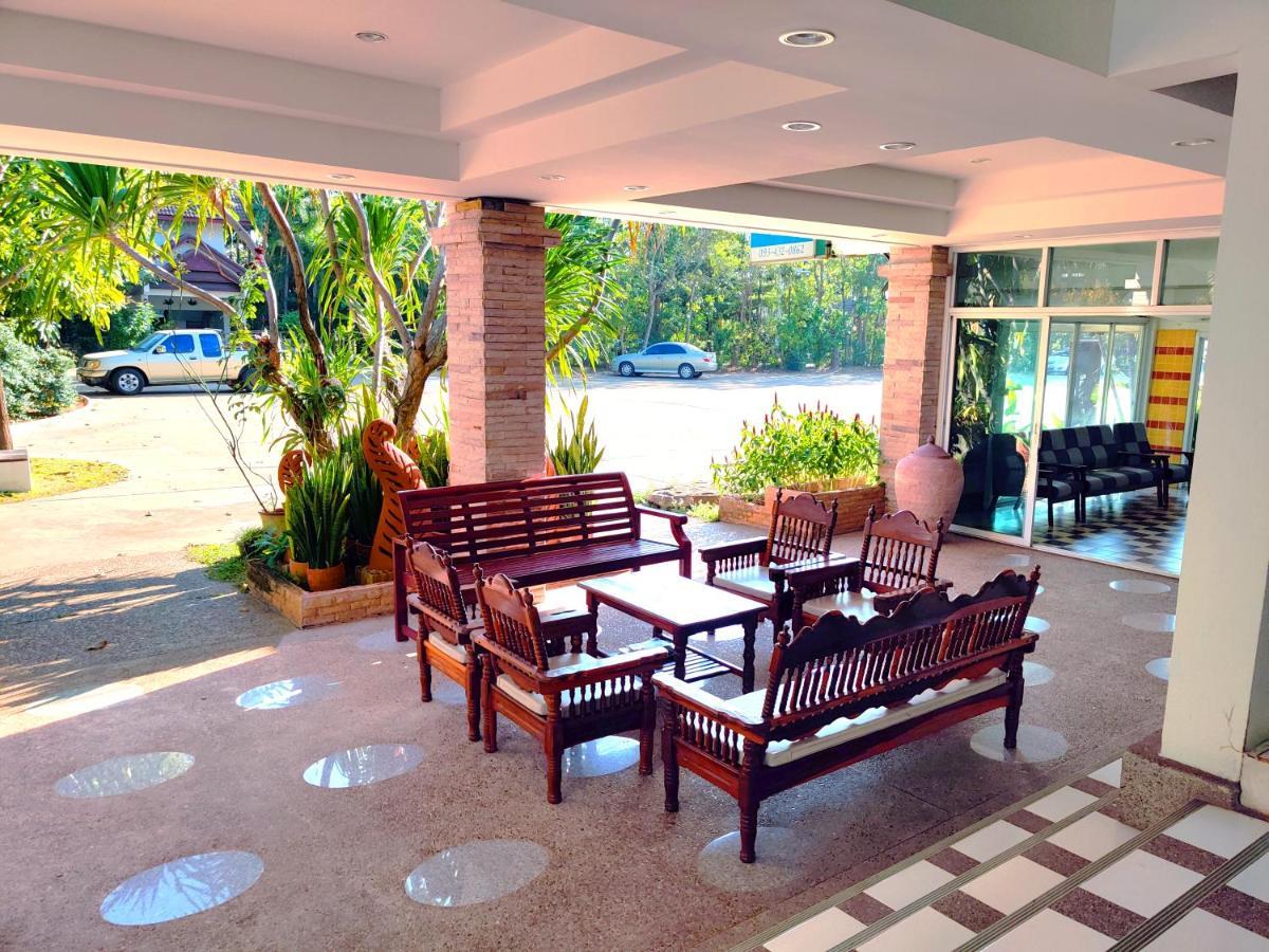 Thong Paeka Hotel Prasat Extérieur photo