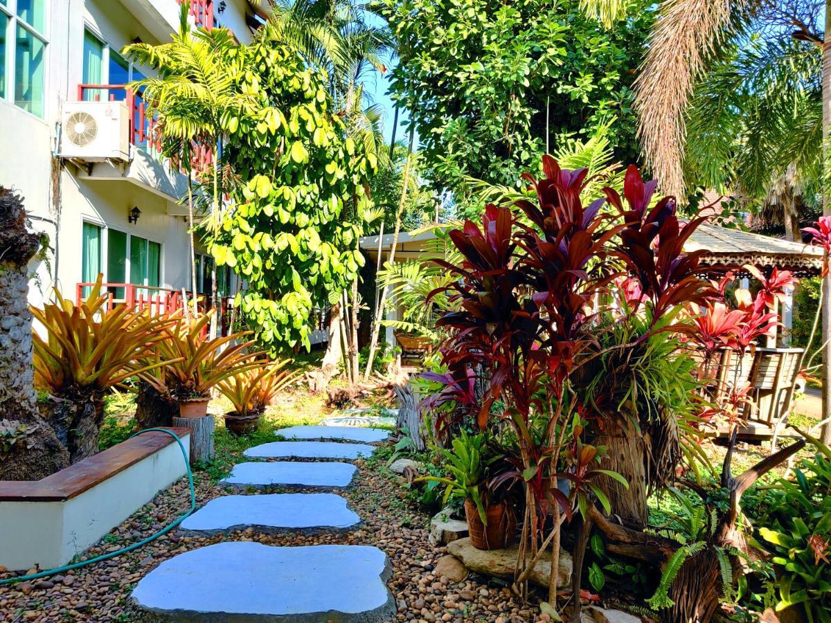 Thong Paeka Hotel Prasat Extérieur photo
