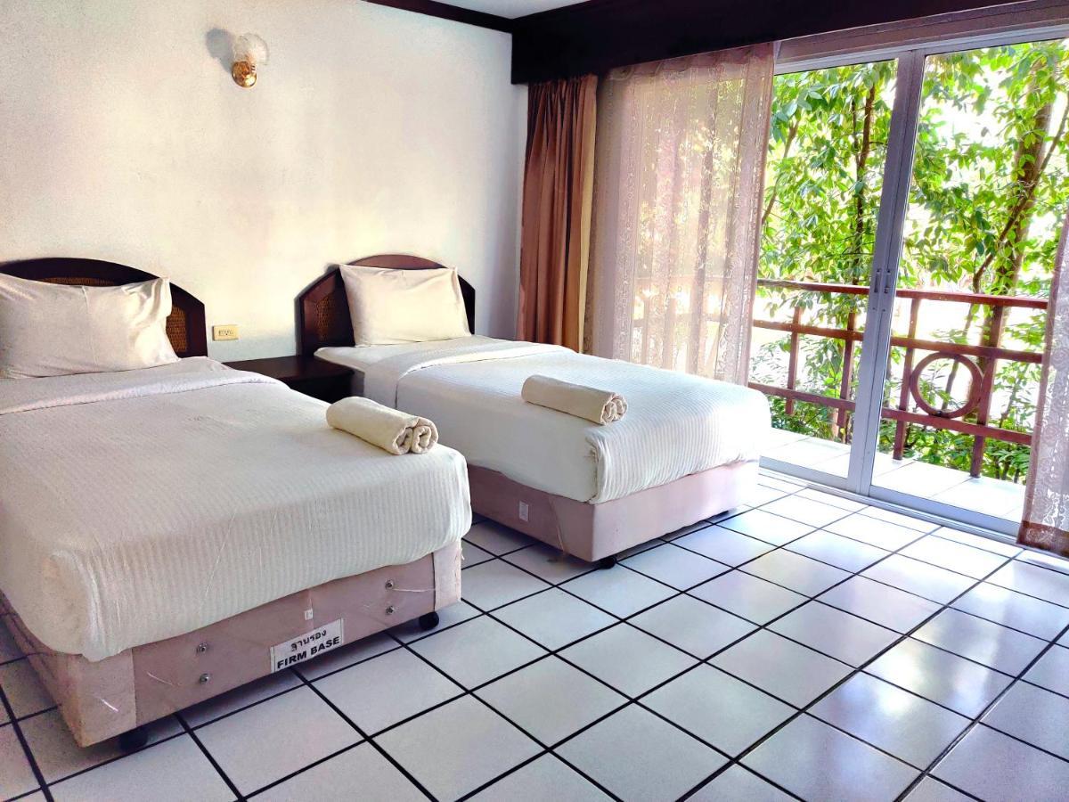 Thong Paeka Hotel Prasat Extérieur photo