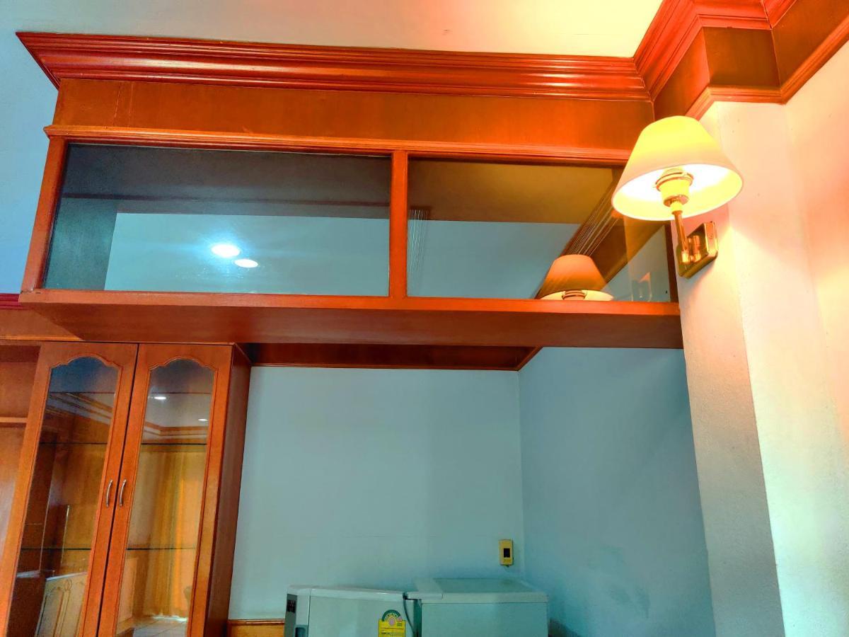 Thong Paeka Hotel Prasat Extérieur photo