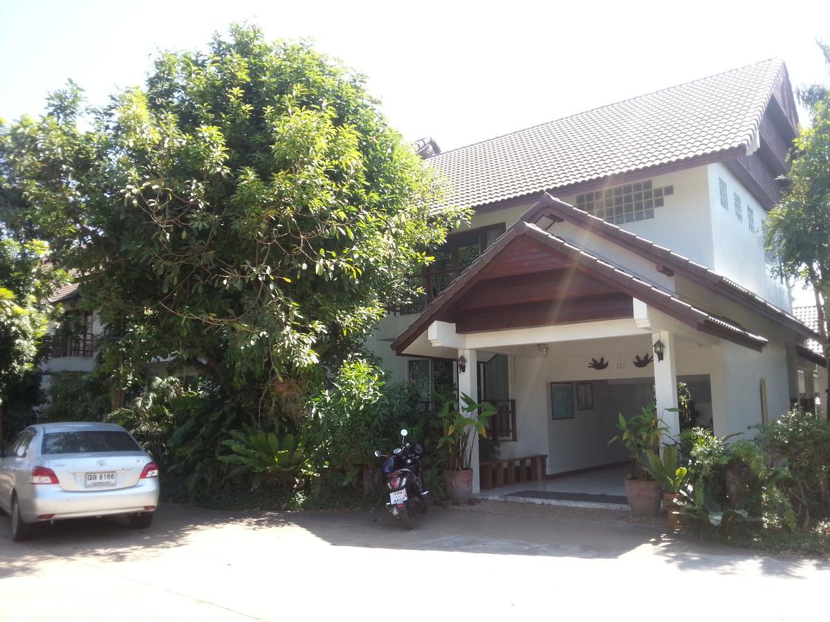 Thong Paeka Hotel Prasat Extérieur photo