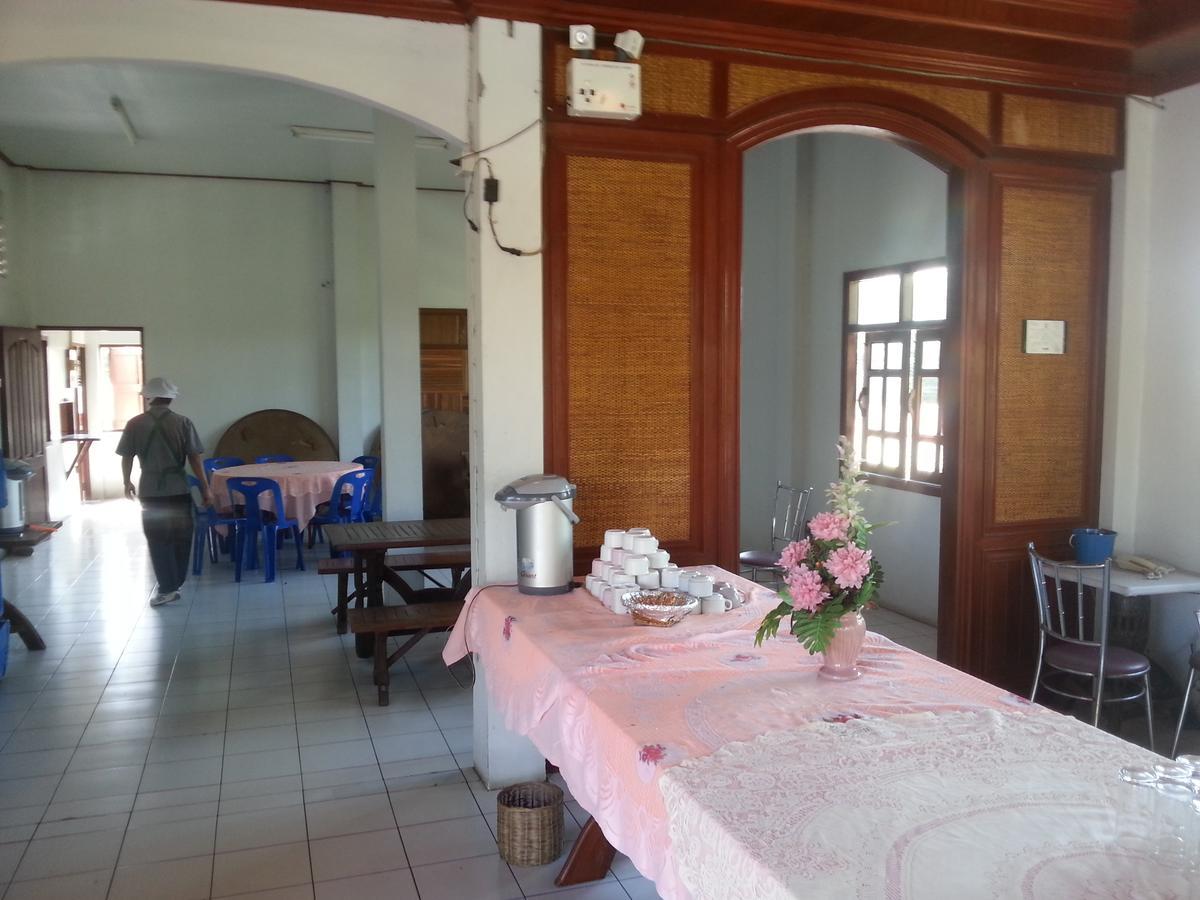 Thong Paeka Hotel Prasat Extérieur photo